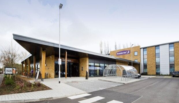 Premier Inn London Uxbridge Exterior foto